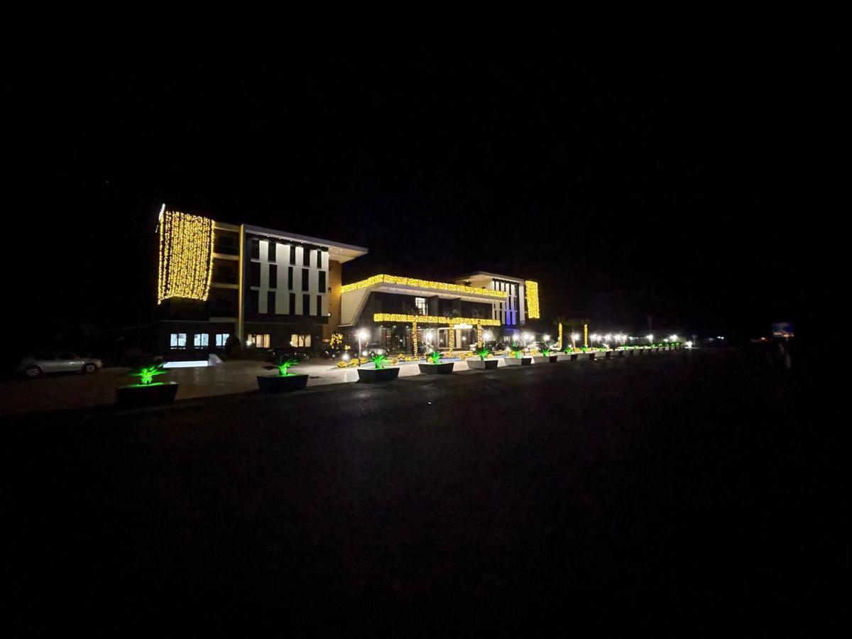 Deluxe Resort And Spa Koplik Exterior foto